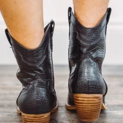 Purple Door Boutique Western Babe Black Cowgirl Boots