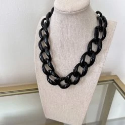 Purple Door Boutique Black Acrylic Chain Necklace