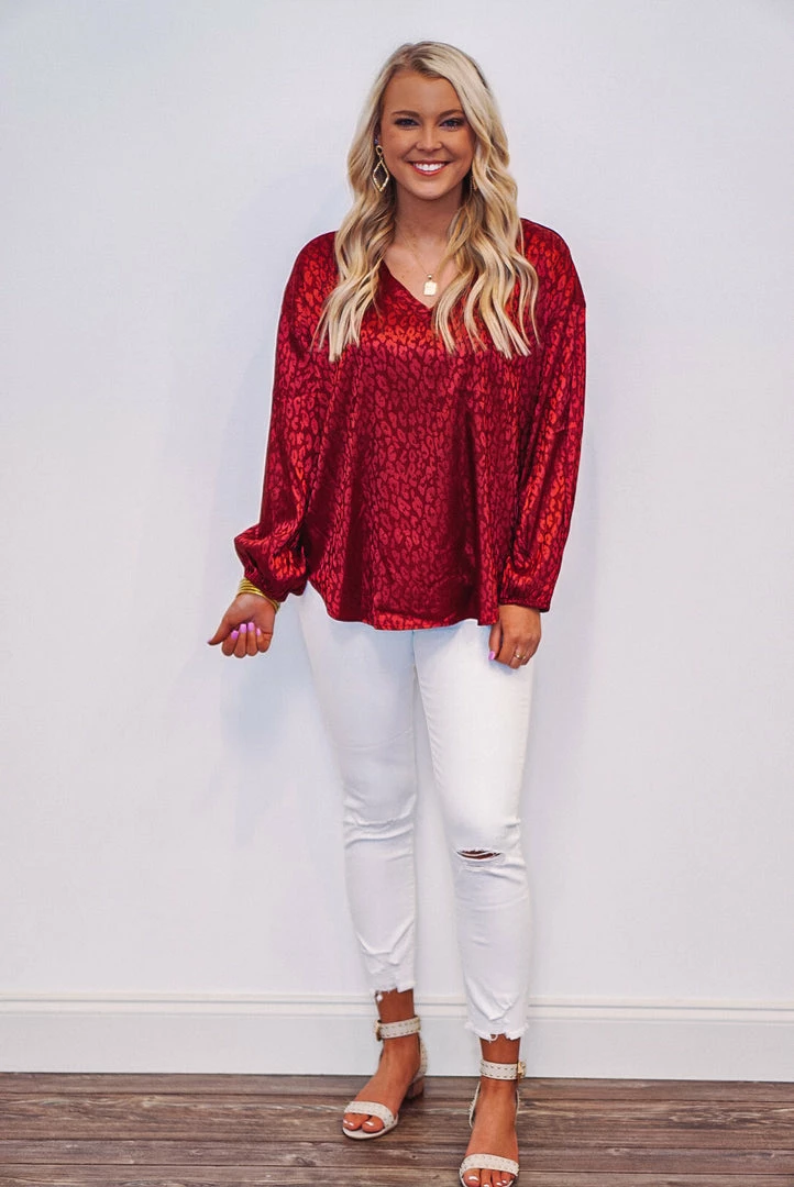 Purple Door Boutique Lavish Monochromatic Burgundy Satin Top Ladies' 2 Purple Door Boutique Lavish Monochromatic Burgundy Satin Top Ladies'