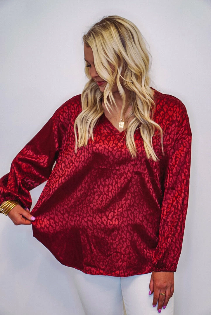 Purple Door Boutique Lavish Monochromatic Burgundy Satin Top Ladies' 3 Purple Door Boutique Lavish Monochromatic Burgundy Satin Top Ladies'