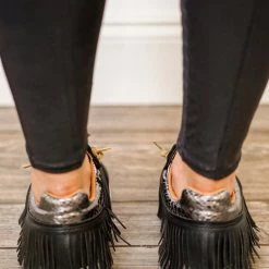 Shu Shop Shoes Pepa Fringe Black Sneaker