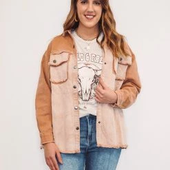 Purple Door Boutique Ladies' Wild & Free Longhorn Graphic Tee