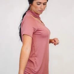 Purple Door Boutique The Ribbed Cut Out Rose Top Ladies' 8 Purple Door Boutique The Ribbed Cut Out Rose Top Ladies'