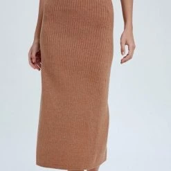 Purple Door Boutique Ladies' Mocha Ribbed Knit Midi Skirt