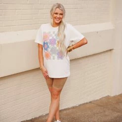 Purple Door Boutique Vintage White Smiley Flowers Tee New Arrivals