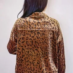 Purple Door Boutique Ladies' Chocolate Velvet Leopard Print Top 11 Purple Door Boutique Ladies' Chocolate Velvet Leopard Print Top
