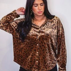 Purple Door Boutique Ladies' Chocolate Velvet Leopard Print Top 9 Purple Door Boutique Ladies' Chocolate Velvet Leopard Print Top