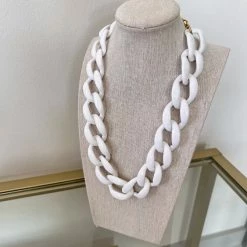 Purple Door Boutique White Acrylic Chain Necklace Accessories/Gifts